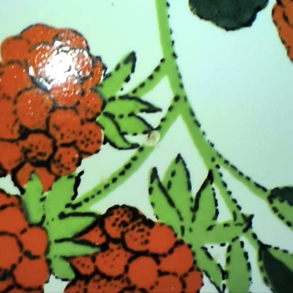 Vintage Cast Iron Framed Raspberry Trivet - Picture 5 of 8